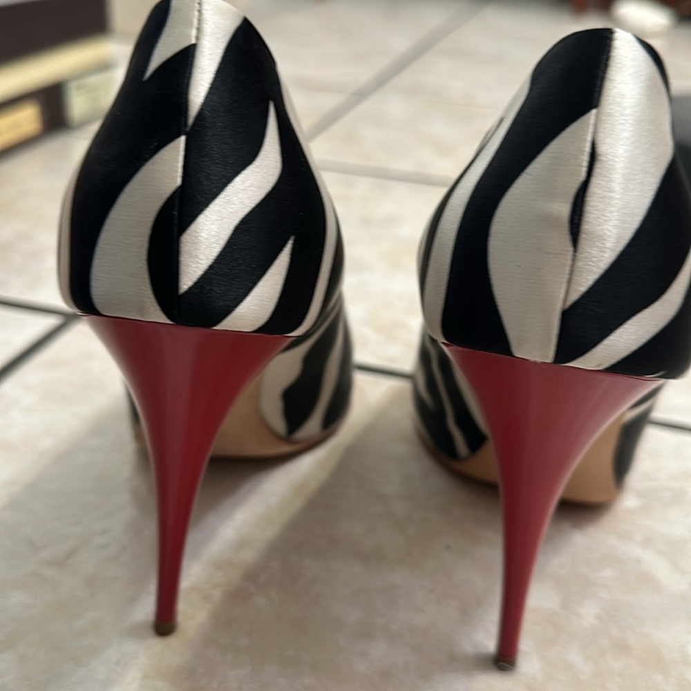 New! Never Worn! - image 2